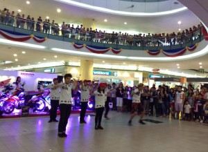 Entertainment in Mall Display