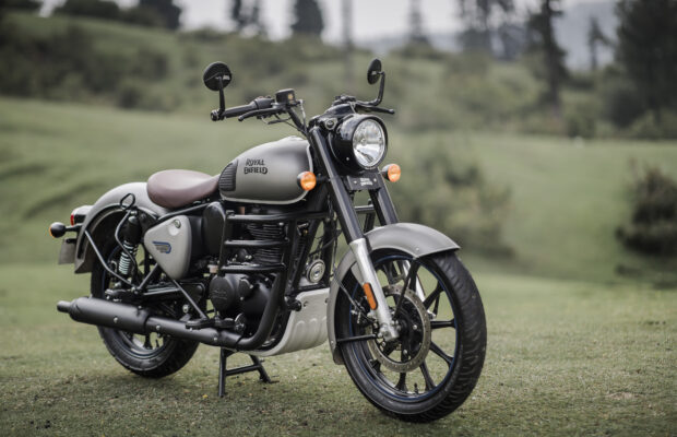 royal enfield classic 350 on road price